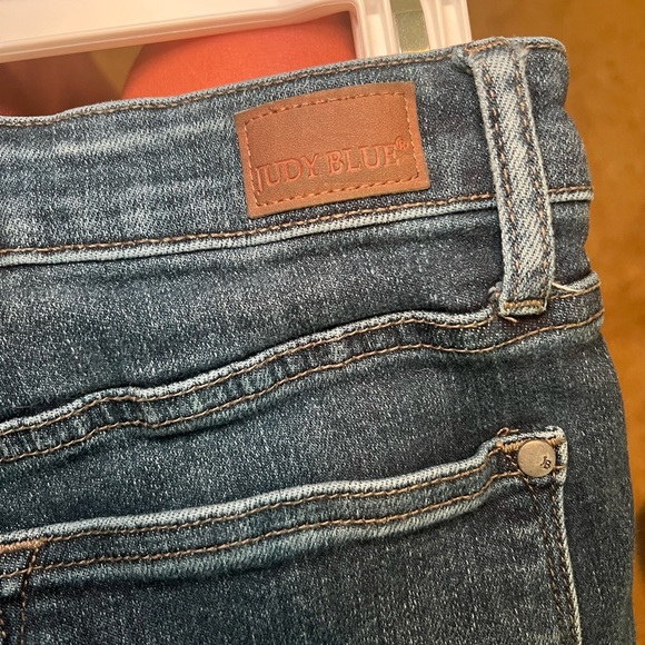 Women's Distressed Judy Blue Jeans Size 11/30 - Picture 6 of 7